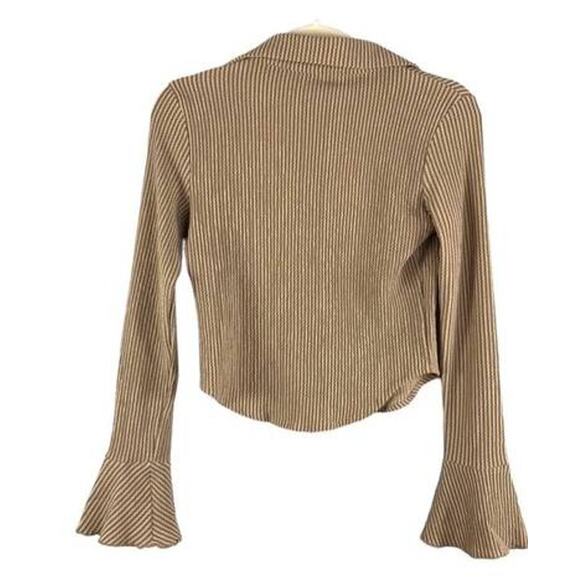 Collared button Up Bell Sleeve Top | Size 8-10 | Commense - Picture 4 of 5